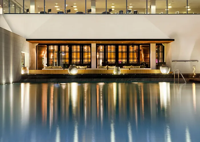 Metropolitan Hotel 5*