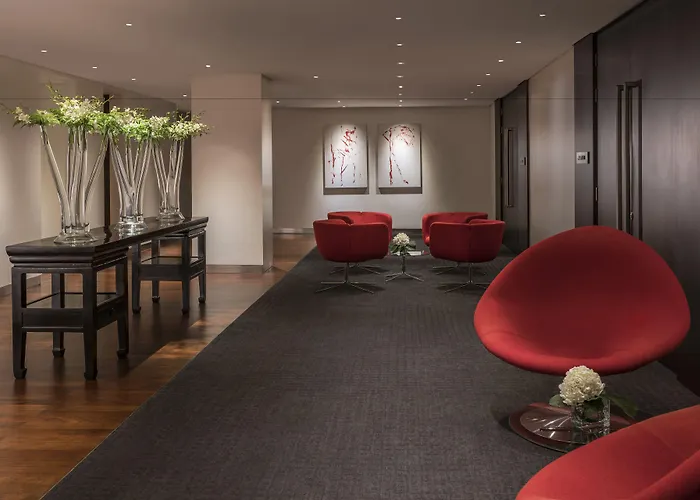 Metropolitan Hotel 5*